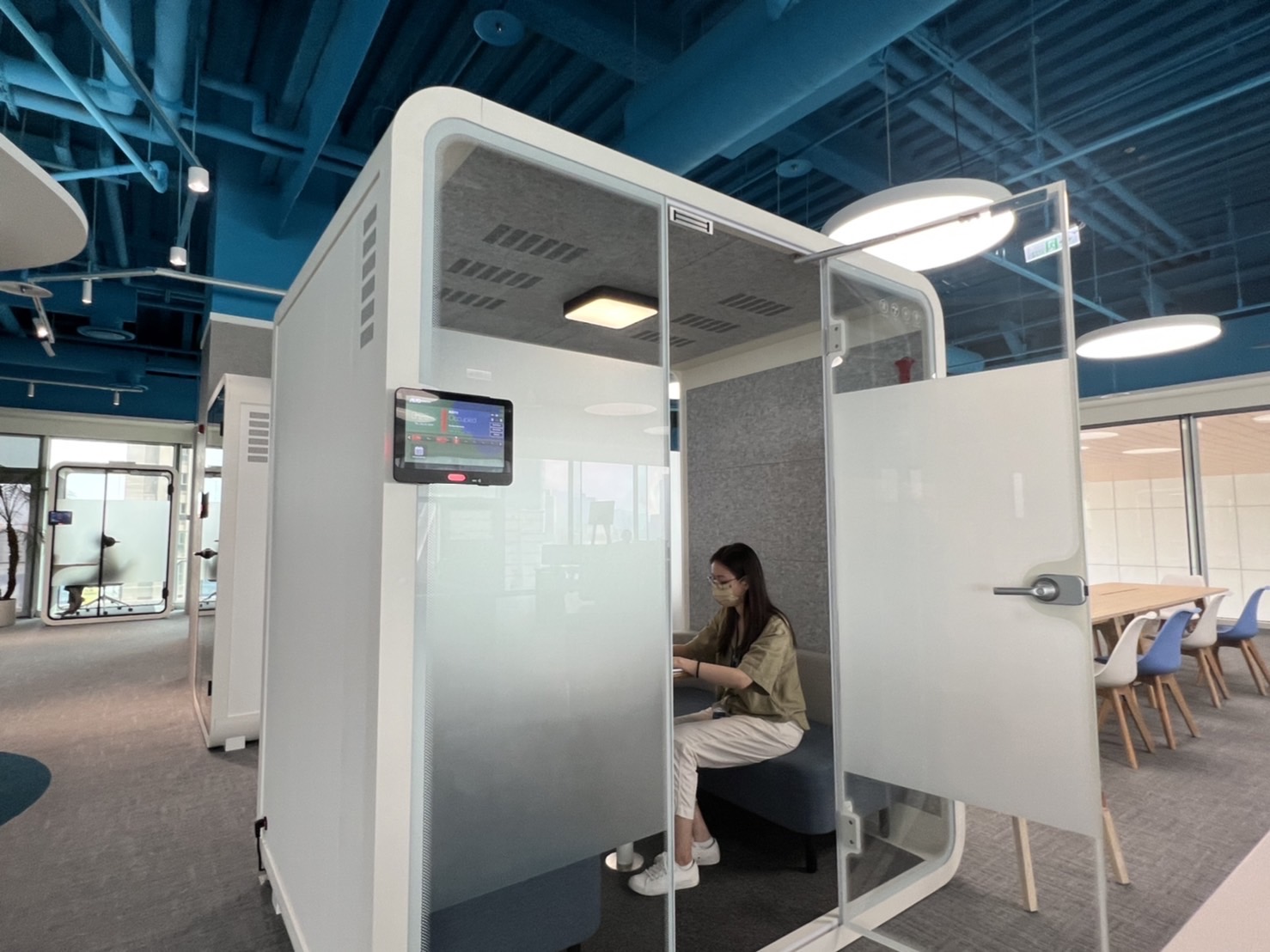 z6mg·人生就是博高雄據點的智慧行動辦公艙，展現z6mg·人生就是博在面板以外的研發應用軟實力